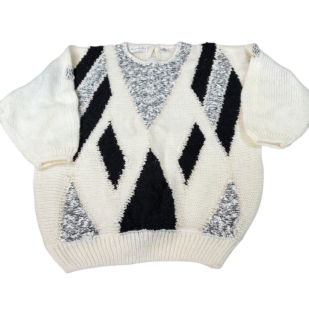 VTG 80s cream black geometric batwing 3/4 sleeve sweater. Size 24. grandmacore